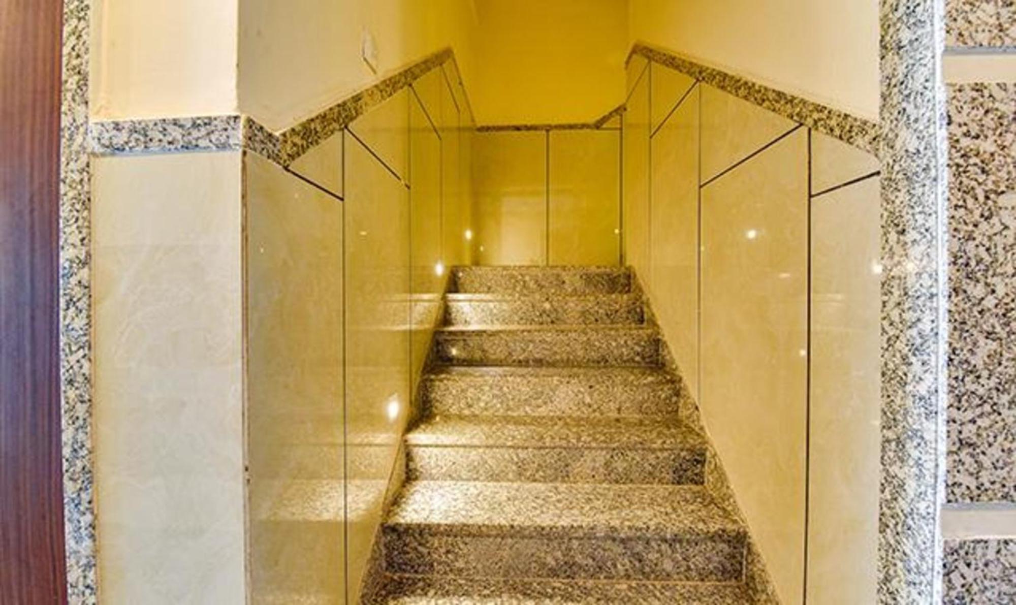 Fabhotel Diamond I