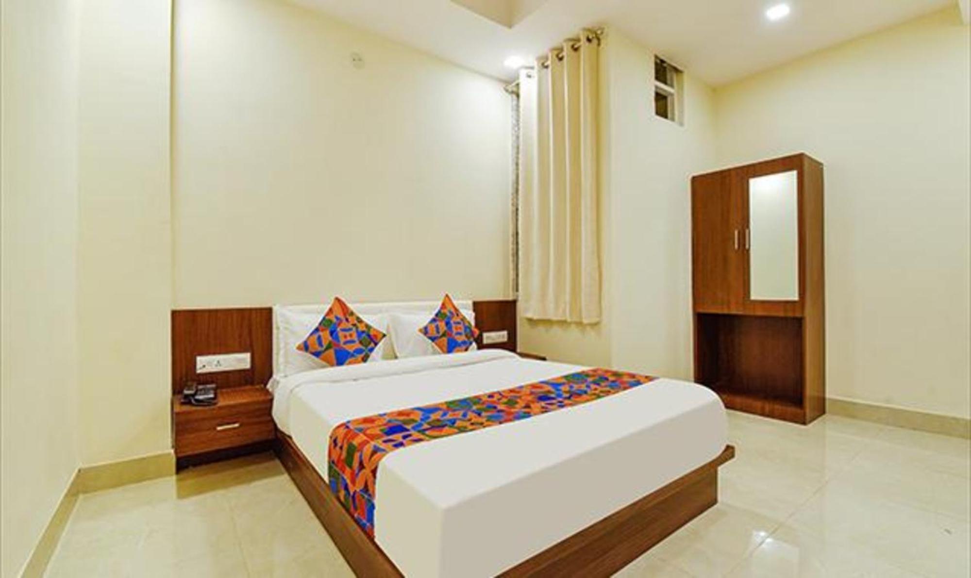 Hotel Fabhotel Diamond I