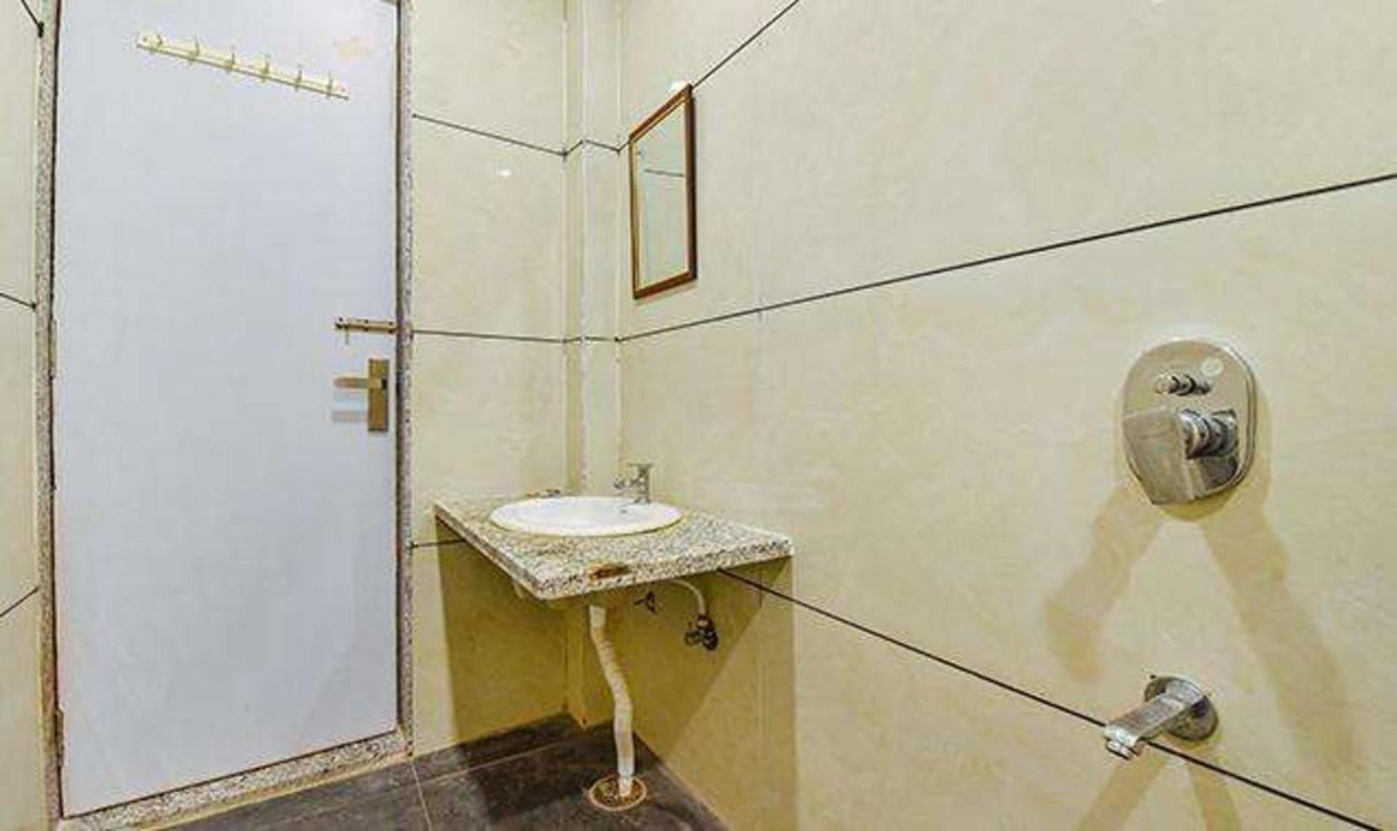 Fabhotel Diamond I Udaipur